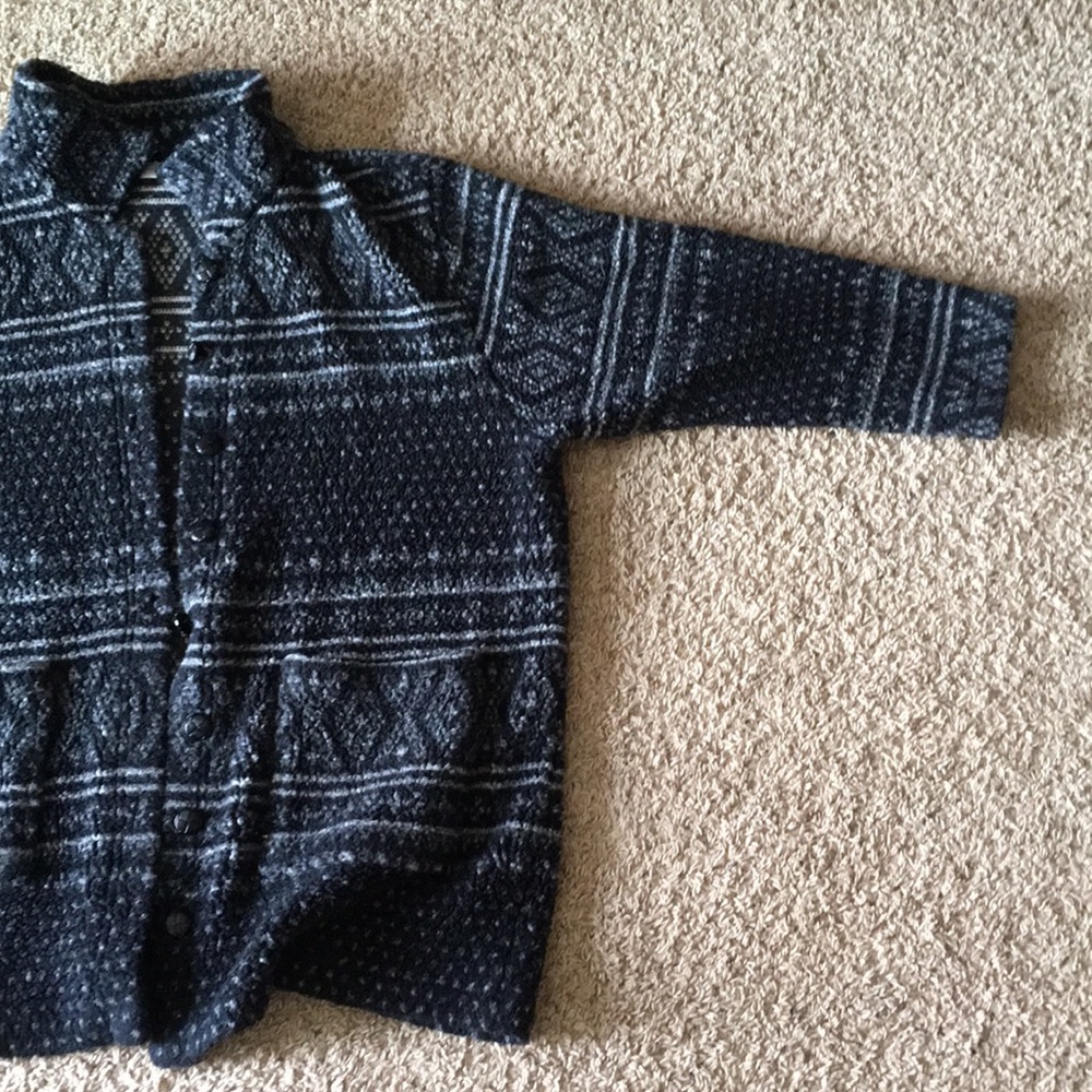 Patterned button up sweater - Picture 2 of 3